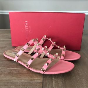 100% auth Valentino Garavani slides in pink. Sz 41